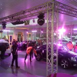 Lichttraverse zur Fahrzeug-Präsentation